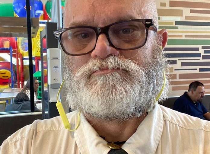 Damien Riley Reads TARA&nbsp;Brach