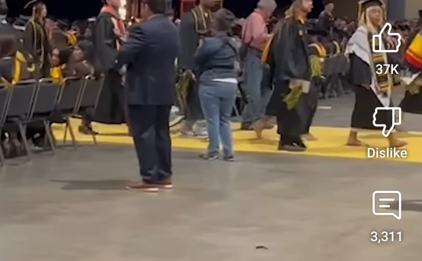 VCU grads walk out during Gov. Youngkin’s&nbsp;speech