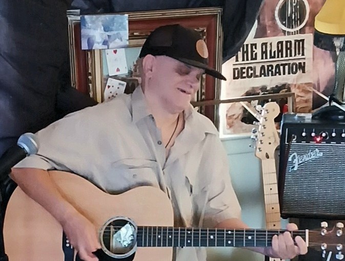 AD con letras para Presente #behindthescenes #music #guitar @DamienSRi…